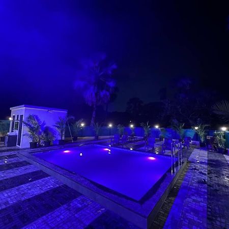 Stayhaven Aqua With Pvt Theatre & Pool Bombaim Exterior foto