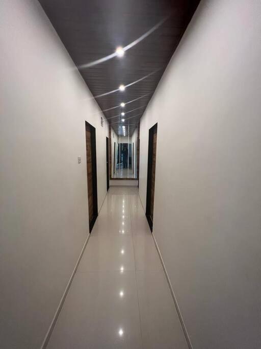 Stayhaven Aqua With Pvt Theatre & Pool Bombaim Exterior foto